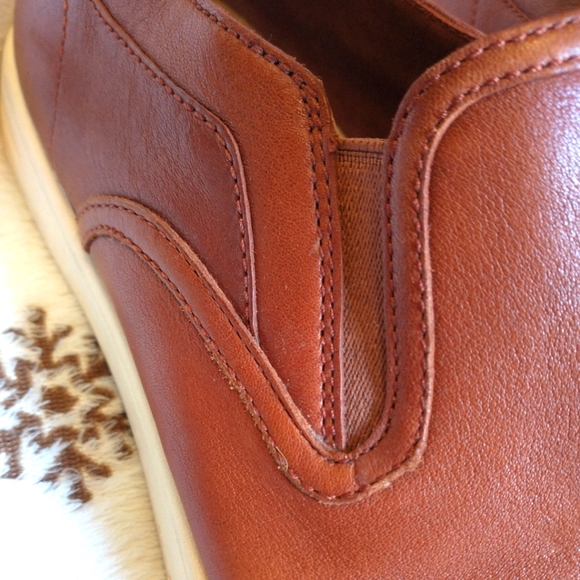 UGG Men's Slip-ons!! - Picture 7 of 9